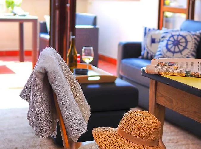 17 Sweet Apartment *